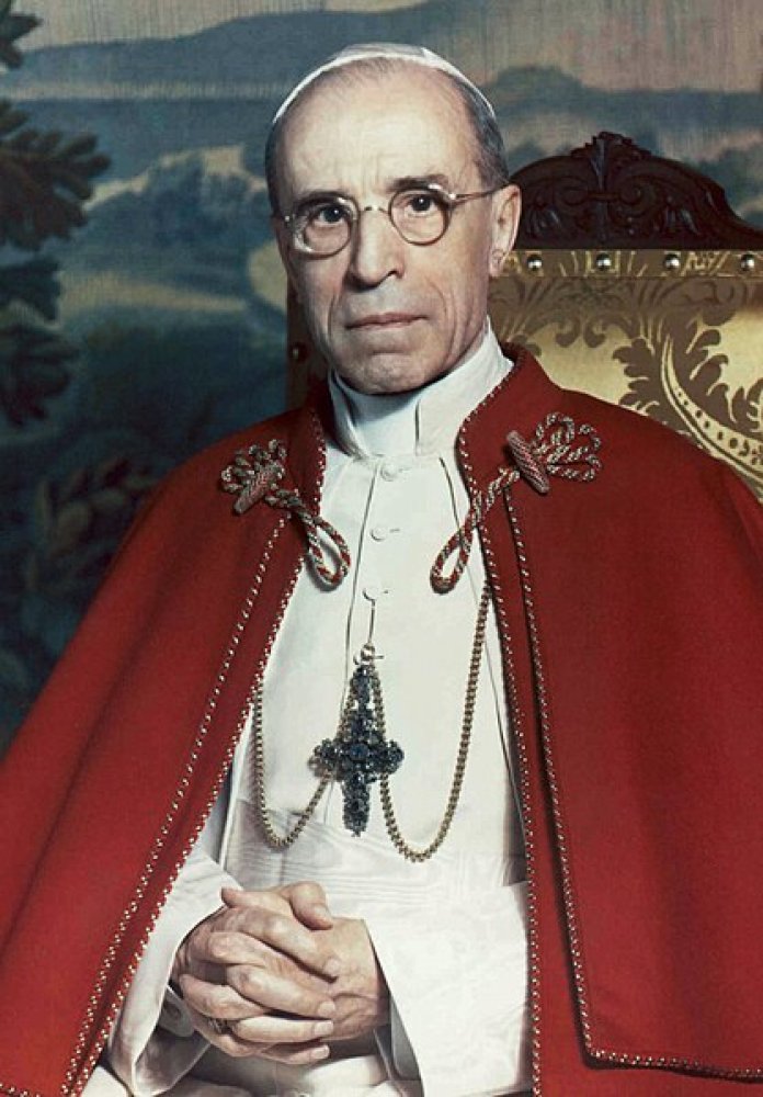 Pope Pius XII made a famous radio broadcast on the Christmas of 1942. What was the most notable message of the speech?